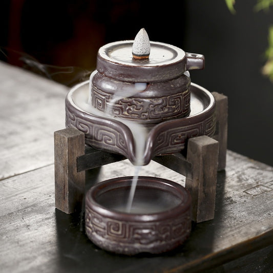 Cascade d’encens japonaise – Brûleur en céramique artisanale (effet fumée inversée)